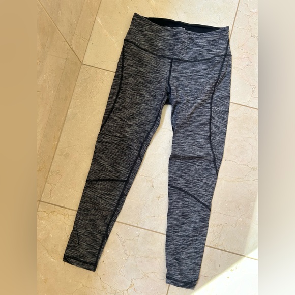 Victorias Secret Activewear Victoria Sport Leggings Cutout Style - Picture 4 of 5
